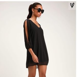 Lulu’s black dress